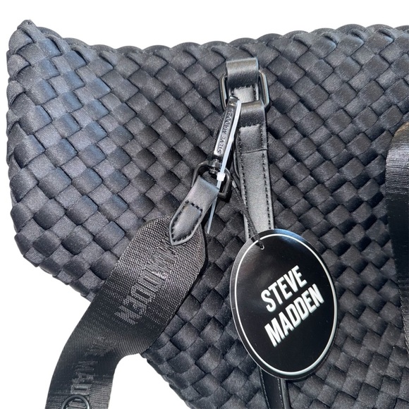 NWT Steve Madden Purse & Crossbody Bwessie 2 Piece Set DR141835 - Picture 3 of 9